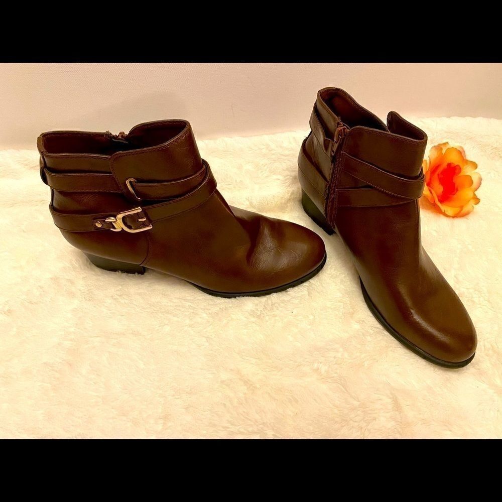 🛍UNISA Brown Ankle zip Booties Size : 9.5